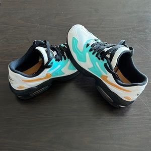 Nike Air Max2 Light Sneaker